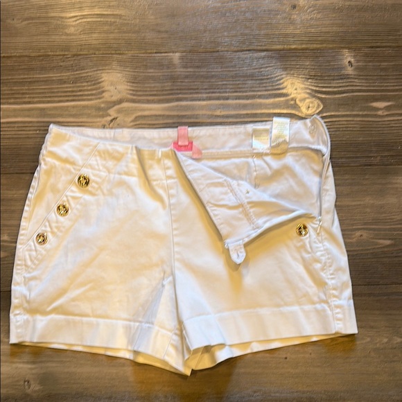 Lilly Pulitzer White and Gold High Waist Shorts - Picture 4 of 4